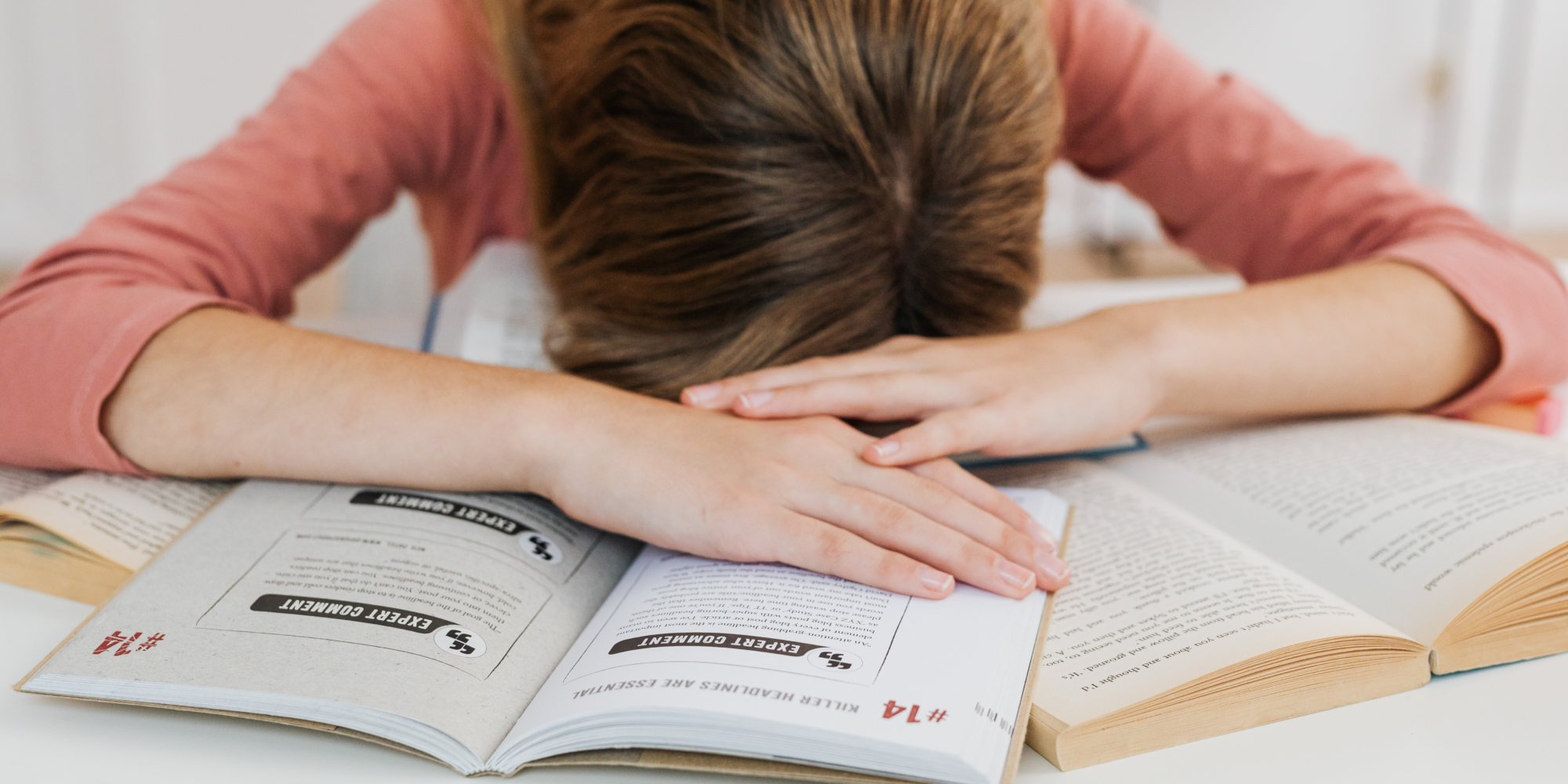 Craniosacral Therapie zur Linderung von Schulstress und Konzentrationsschwierigkeiten bei Kindern